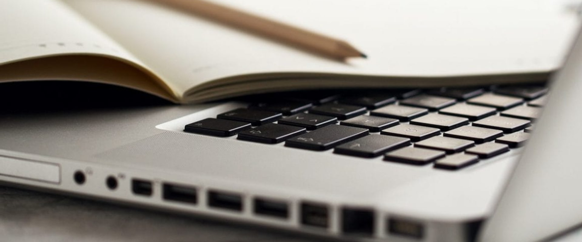 What are the 10 characteristics of academic writing?